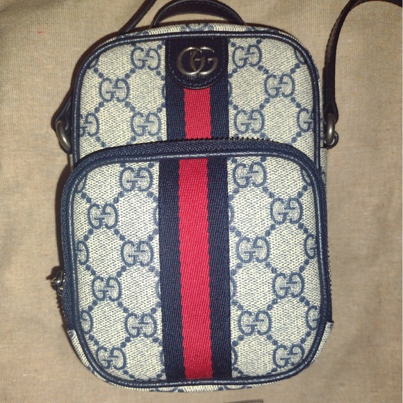 Gucci Handbags - Gucci purse